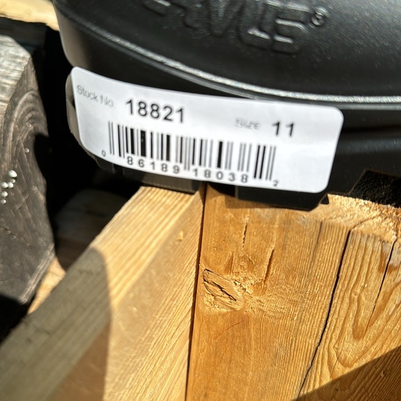 NEW HONEYWELL SERVUS STEEL TOE RUBBER BOOTS - Picture 3 of 8